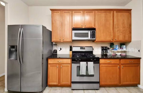 Fairbanks House | Modern Home - Centrally Located - Houston, TX