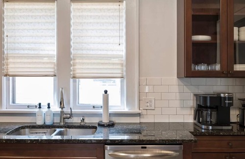 Royal Oak House | Modern Home Downtown Royal Oak/15 Min to Downtown DET