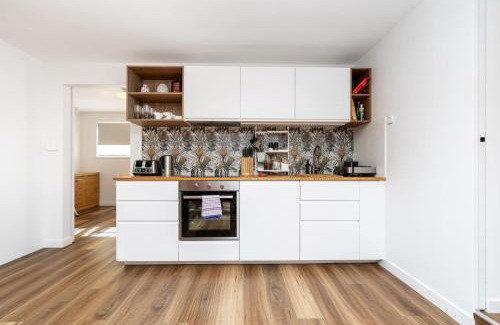 Deakin House | Modern Home in Deakin Medical Precinct - Hosted by Canstay