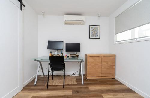 Deakin House | Modern Home in Deakin Medical Precinct - Hosted by Canstay