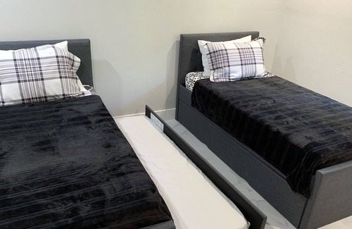 Kings Lake House | Modern home in great location with private heated pool, lanai & charming patio