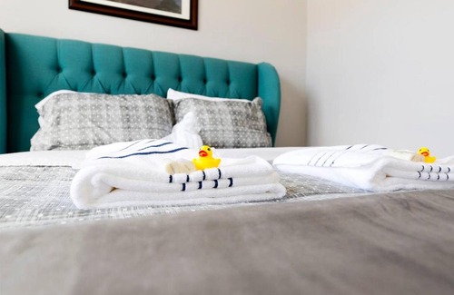 Hill East House | MODERN HOME NEAR CAPITOL HILL ** WALK TO METRO SUBWAY