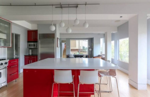 Belvedere Tiburon House | Modern home! Steps to restaurants and boardwalk! Pets OK!