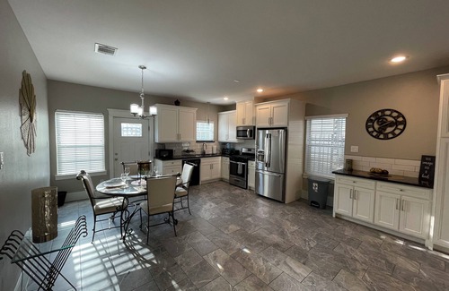 Southeast Houston House | Modern Home with Terrace, near Downtown/NRG Stadium/Medical Center!