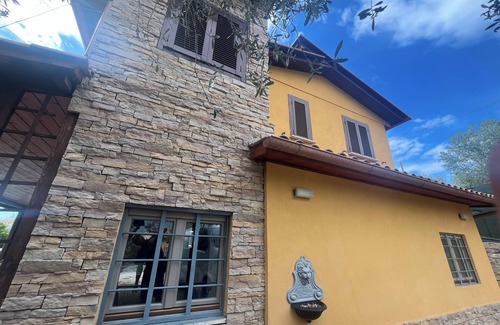 Montopoli di Sabina Villa | Modern House