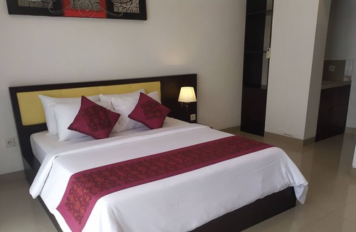Pengosekan Villa | Modern House opposite to famous guest activity Titi Batu