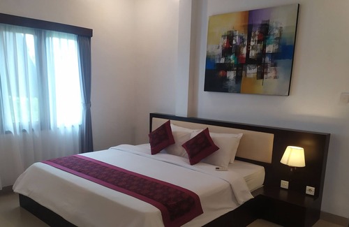Pengosekan Villa | Modern House opposite to famous guest activity Titi Batu
