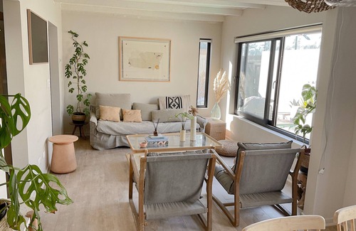 Las Condes House | Modern house with pool, BBQ and A/C