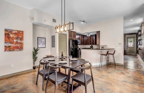 Springfield Apartment | Modern Industrial Townhouses