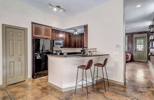 Springfield Apartment | Modern Industrial Townhouses