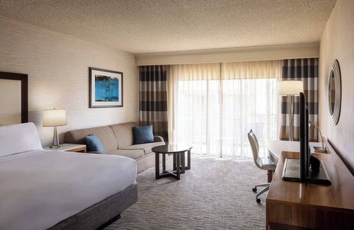 Downtown Resort | Modern King Unit with Sunset Views! Pool, Parking, Dining, and Gym Access!