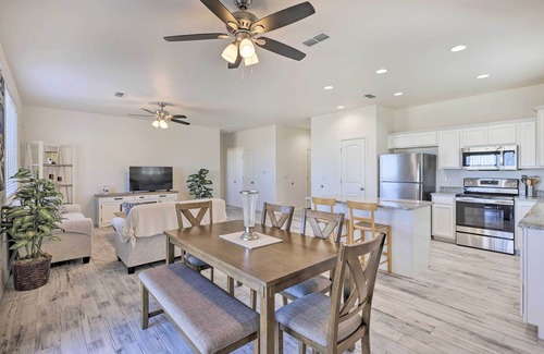 Kingman House | Modern Kingman Vacation Rental, 5 Mi to Dtwn!