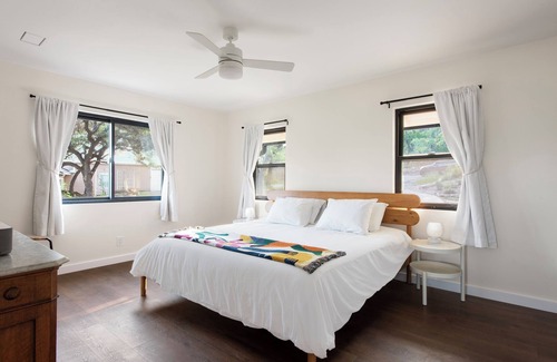 Leander House | Modern Lake House with Epic Views of Hill Country - Pet Friendly!