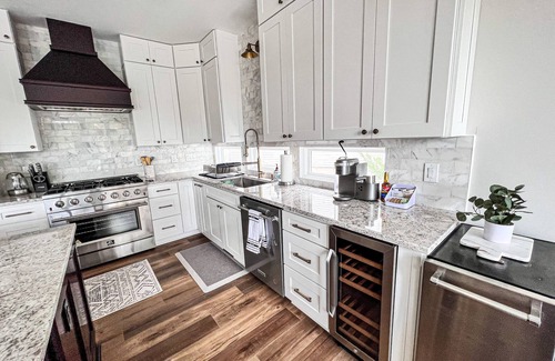 Dixie - Berryhill House | Modern Lakefront Oasis - Private Pool & Salt Water HotTub with Beautiful Sunsets