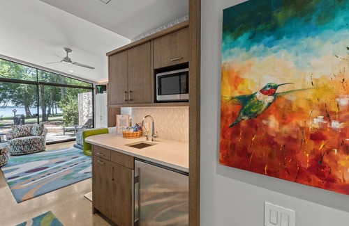 Malakoff Cottage | Modern Lakeside Cottage on Three-Acres w/Pickleball Court, Pool/Hot Tub & More!