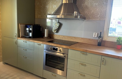 Alghult House | Modern large holiday home near lake in Småland