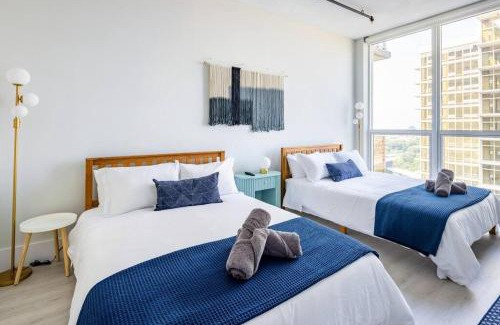 Historic Downtown Apartment | Modern Loft 15 Min from NYC with City View & Pool