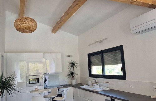 Pierrelongue Villa | Modern loft villa with terrace and swimming pool, unobstructed view of nature