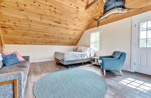 Martinsville Apartment | Modern Loft with a timeless Ocean View