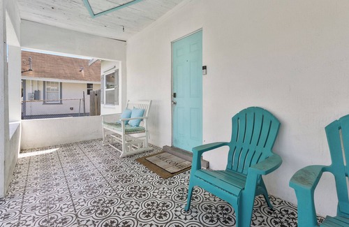 Palm Beach - West Palm Beach House | Modern Luxe Retreat w/Hot Tub: 5 Mins to Beach