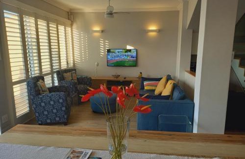 Shaka's Rock Villa | Modern & Luxurious Beachfront Villa