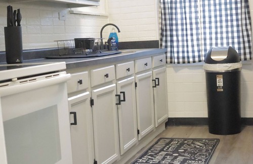 Norwood Apartment | Modern Luxury 1BR Prime Location by Oakley, Rookwood, Downtown & Top Hospitals