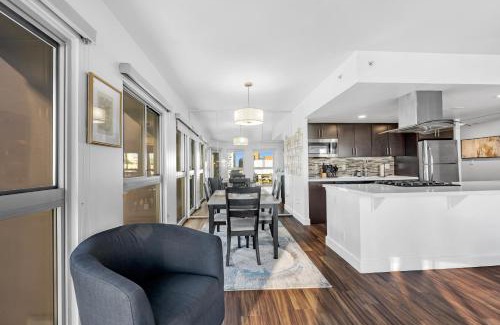 Wilshire Center Apartment | Modern Luxury 2 Bed with Panoramic City Views in Downtown LA