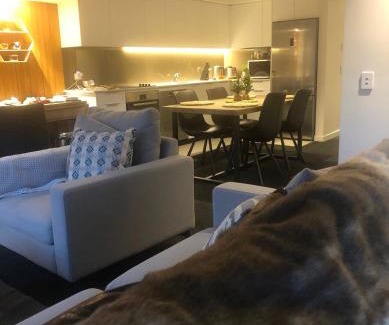 Arthur's Point Apartment | Modern luxury apartment