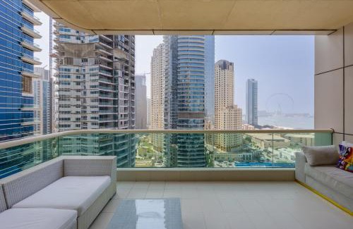 Dubai Marina Apartment | Modern Luxury Marina Stay with Ain Dubai View - Near JBR Beach