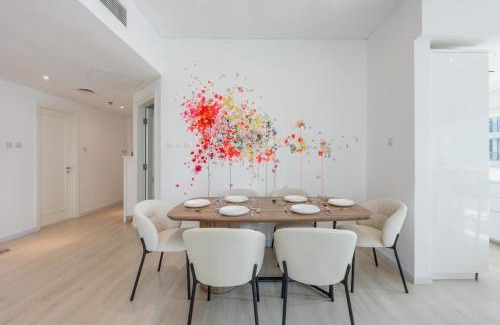 Dubai Marina Apartment | Modern Luxury Marina Stay with Ain Dubai View - Near JBR Beach