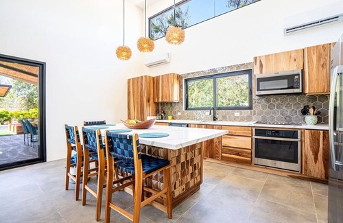 Tamarindo House | Modern Luxury Villa + Pool & Beach Club Access