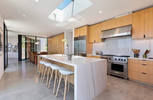 Western Malibu House | Modern Malibu Home with Amazing Views, Salt Water Pool & Gourmet Kitchen