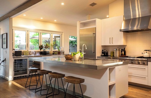 La Canada Flintridge House | Modern MidCentury Oasis in La Cañada Flintridge with Pool/HotTub, AC, WiFi, more