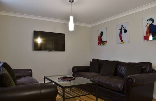 Norton Sub Hamdon Cottage | Modern minimal style accommodation