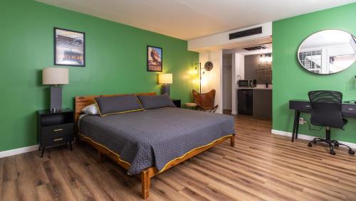 Downtown Colorado Springs Hotel | Modern Motel