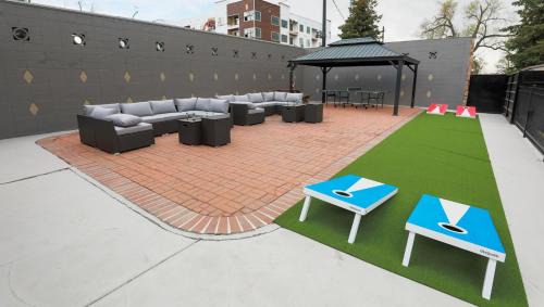 Downtown Colorado Springs Hotel | Modern Motel