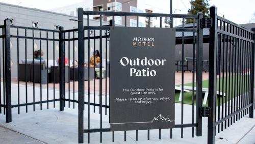 Downtown Colorado Springs Hotel | Modern Motel