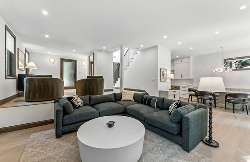 Vail Ski Chalet | Modern Mountain Retreat in Vail