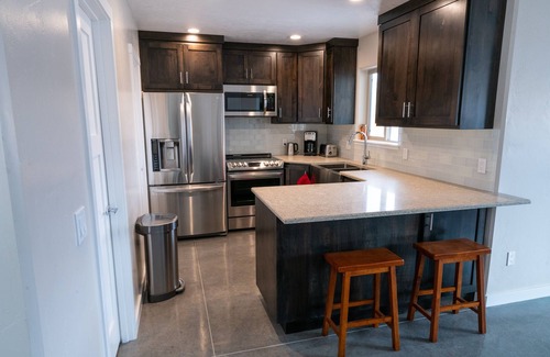 Moab South Valley House | Modern mountain view house w/private hot tub!