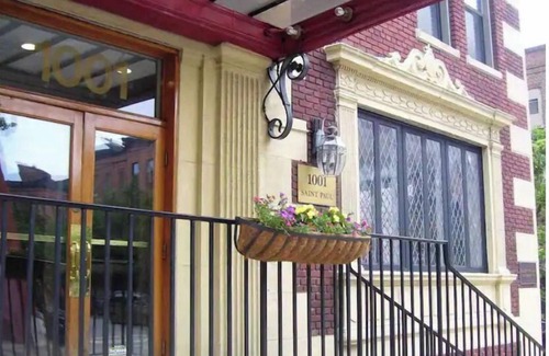 Downtown Baltimore Condo | Modern Mt.Vernon Studio In Great Central Location