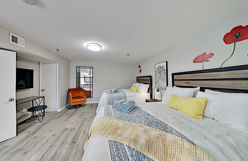 Music Row Apartment | Modern Music Row Getaway | Walk to Broadway, The Gulch & Vanderbilt