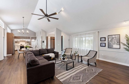 Palm River Estates House | Modern Naples Retreat