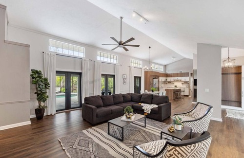 Palm River Estates House | Modern Naples Retreat