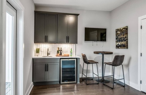 Nashville House | Modern Nashville Retreat Rooftop + Hot Tub