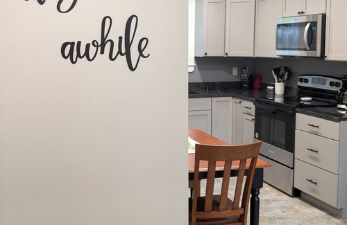 Ellsworth Apartment | Modern NewlyFurnished Acadia Apt