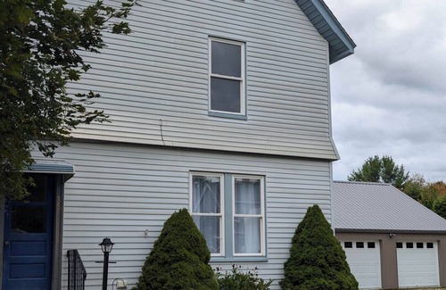 Ellsworth Apartment | Modern NewlyFurnished Acadia Apt