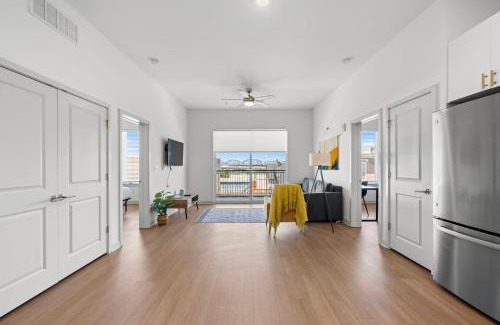 Downtown Louisville Apartment | Modern Nulu 2BR CozySuites 02