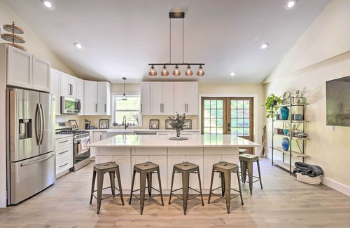 Town of East Fishkill House | Modern NY Home w/Views By Hudson Valley Hiking!