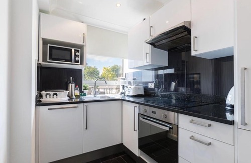 Maida Vale Apartment | Modern Oasis Kilburn Apartment