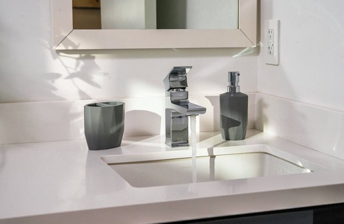 Malibu House | Modern Oceanview Gem with Saltwater Pool & Spa